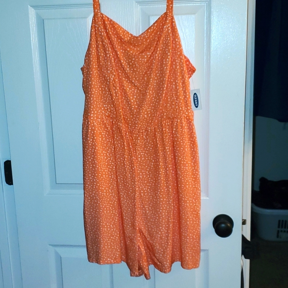 Old Navy romper XL  NWT
